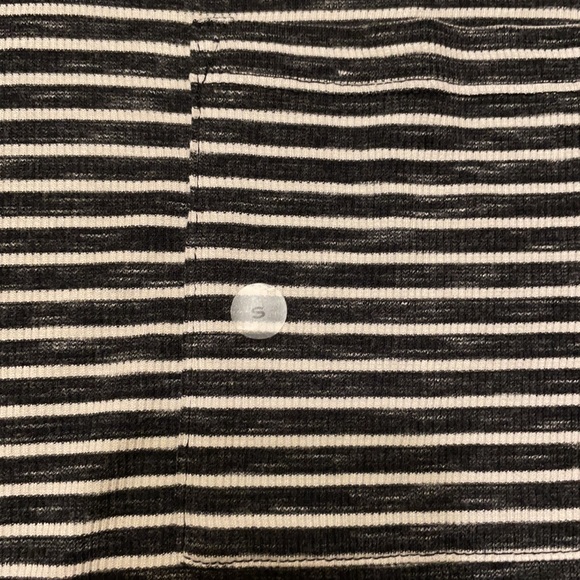 Eddie Bauer Tee Size Small V-neck Long Sleeve Stripes - Picture 5 of 9